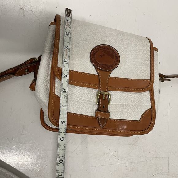 VTG DOONEY & BOURKE White Brown All-Weather Leather Pebble Crossbody Bag 8”x8” - Picture 10 of 12